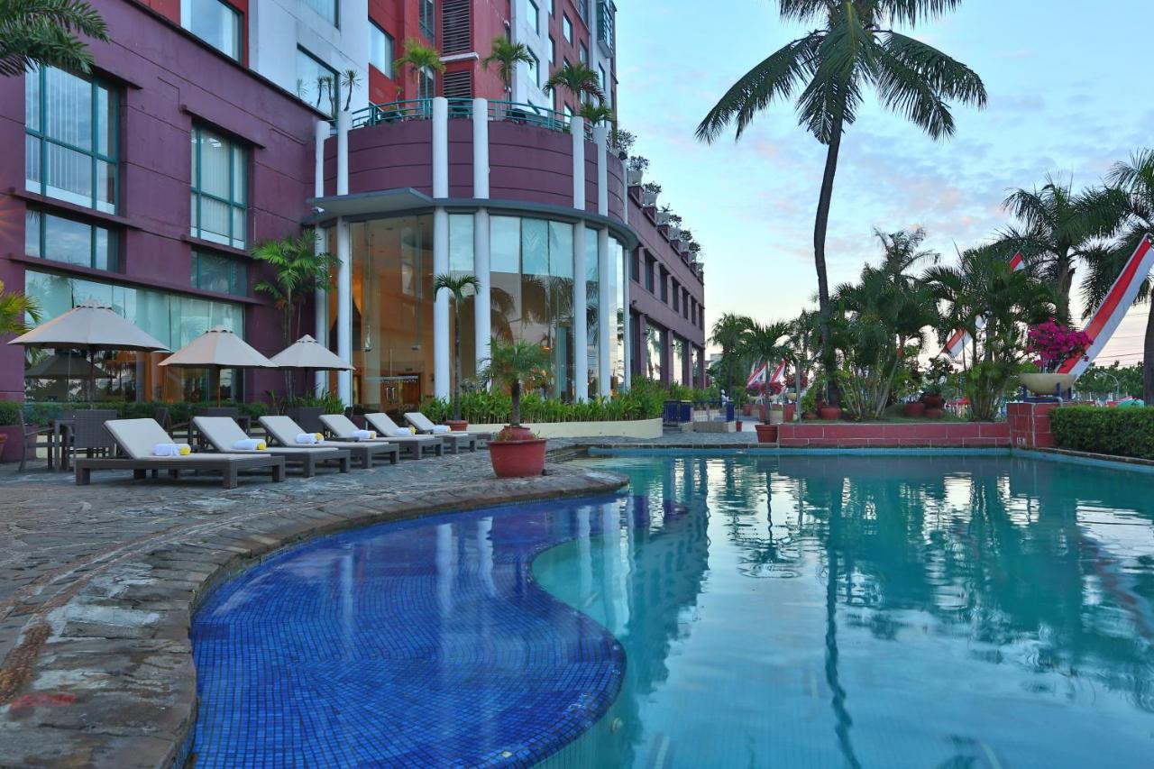 Aryaduta Makassar Exterior foto
