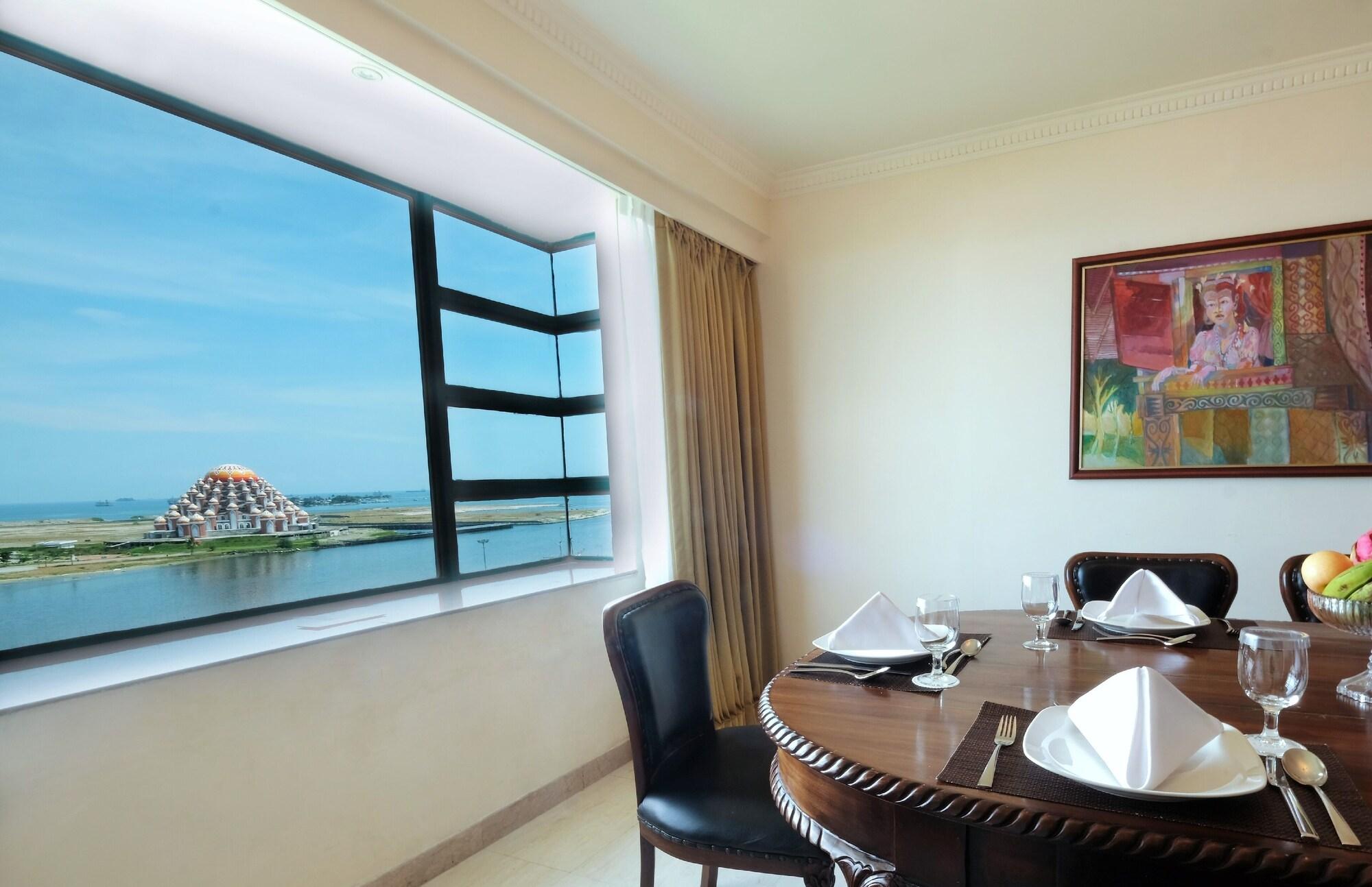 Aryaduta Makassar Exterior foto